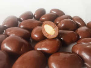 Cœur d'amande au chocolat au lait saveur caramel beurre salé