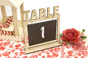 Marque table bois et ardoise