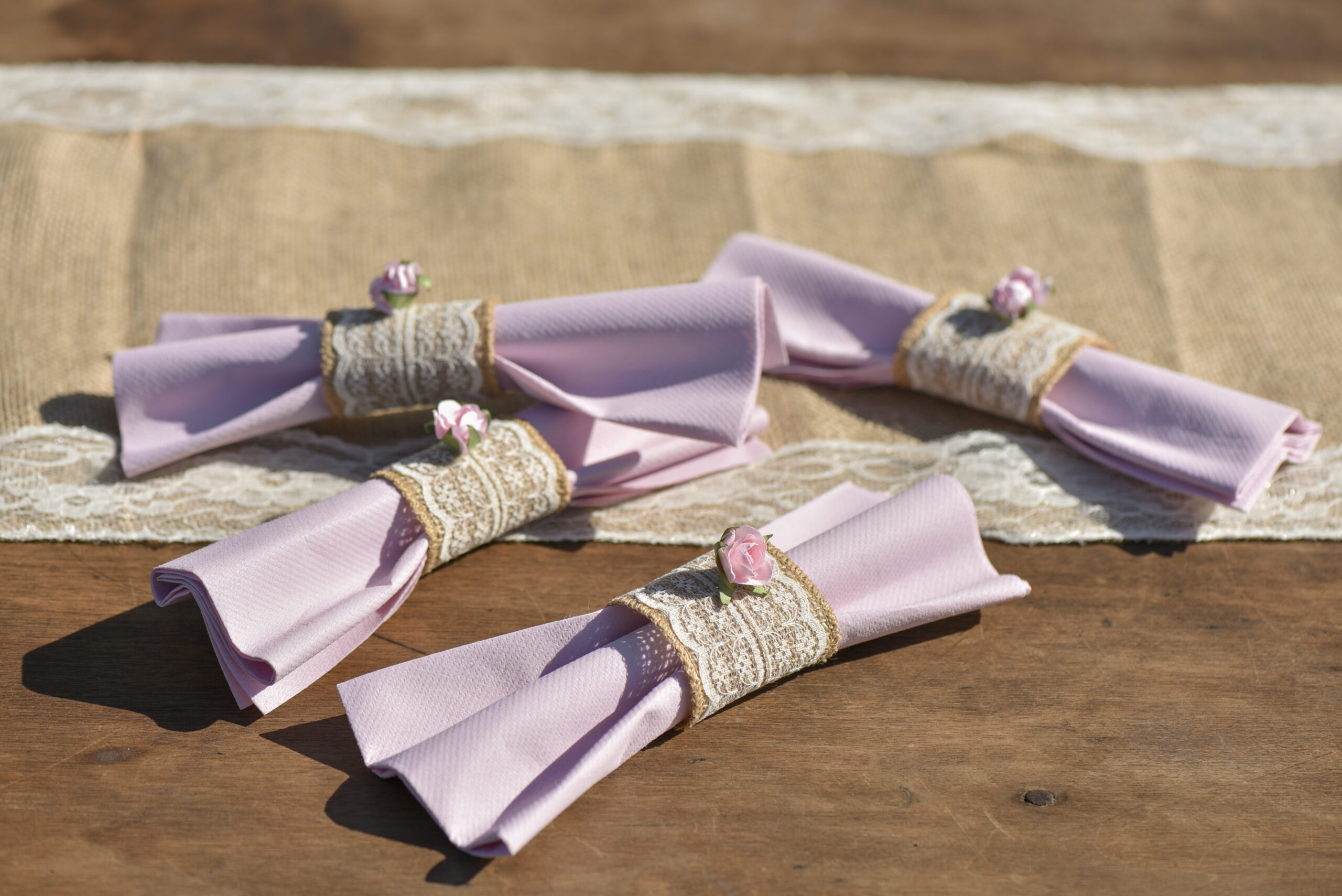 Ruban jute avec dentelle 2m x 5cm