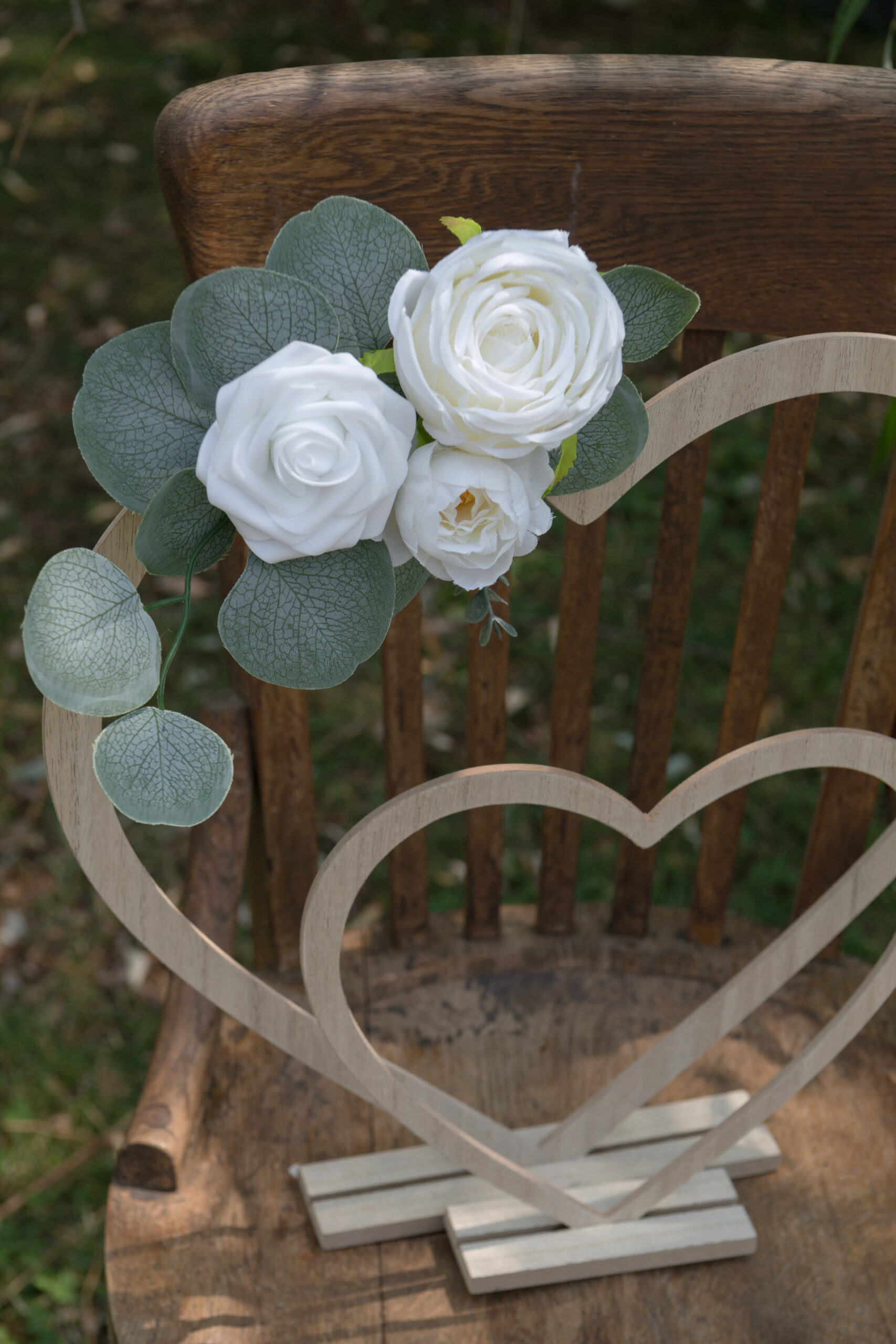 Trois roses sur tiges