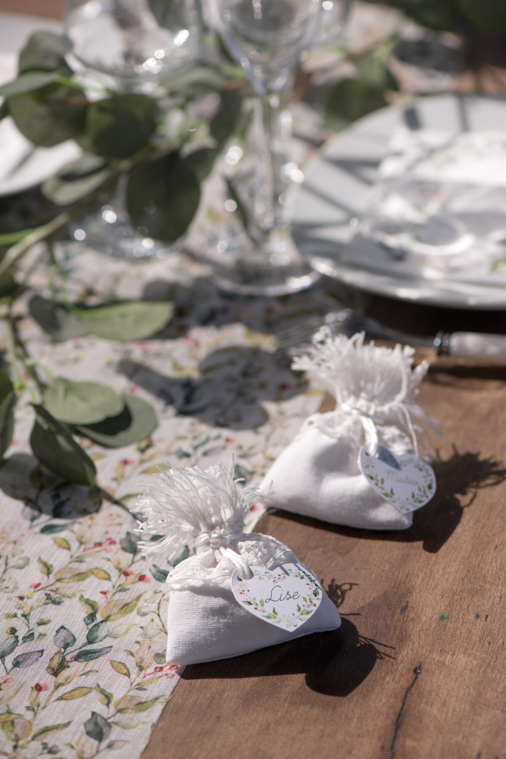 Étiquettes marque-place mariage Cœur végétal