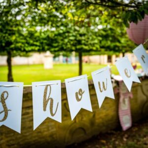 Guirlande “Baby Shower” en papier bleu ciel et paillettes champagne
