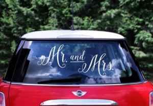 Autocollants pour voiture de mariage “Mr. and Mrs.”