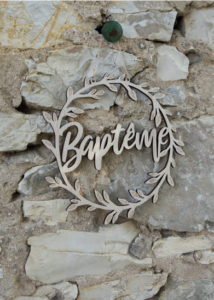 Suspension Ronde en Bois “Baptême” 26x20x0,5cm