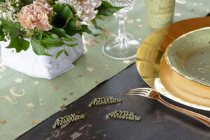 Déco à parsemer bois Joyeux Anniversaire métallisées 6,5 x 3,5cm or, argent, rose gold et naturel