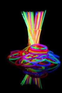 Bracelets Lumineux Couleurs Assorties par 100